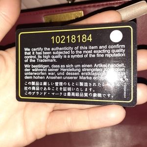 A Chanel Boy bag med burgundy